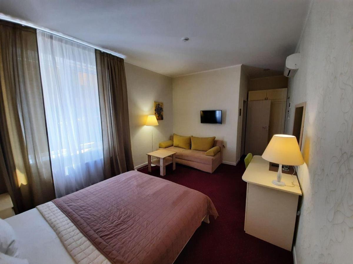 Hotel Ajur Odessa Eksteriør bilde