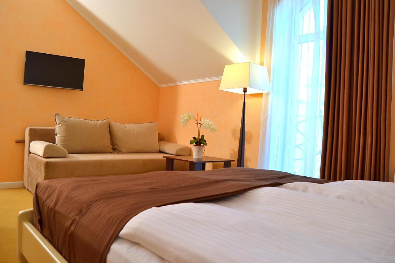 Hotel Ajur Odessa Eksteriør bilde