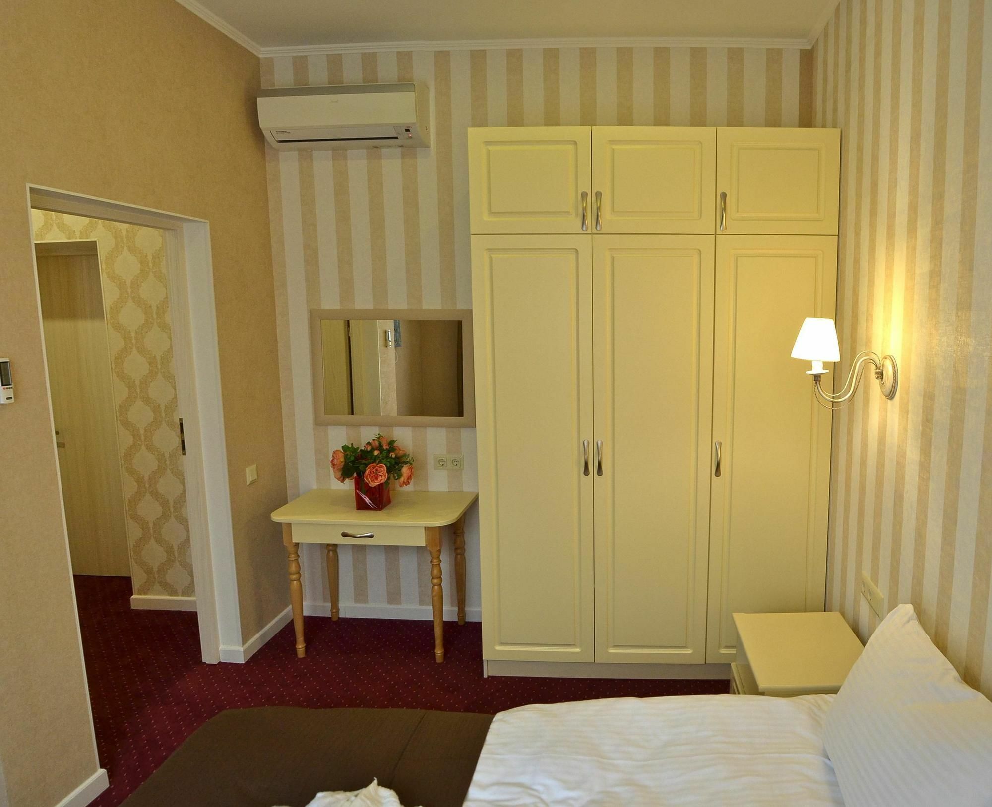Hotel Ajur Odessa Eksteriør bilde