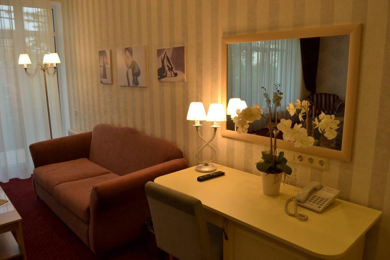 Hotel Ajur Odessa Eksteriør bilde