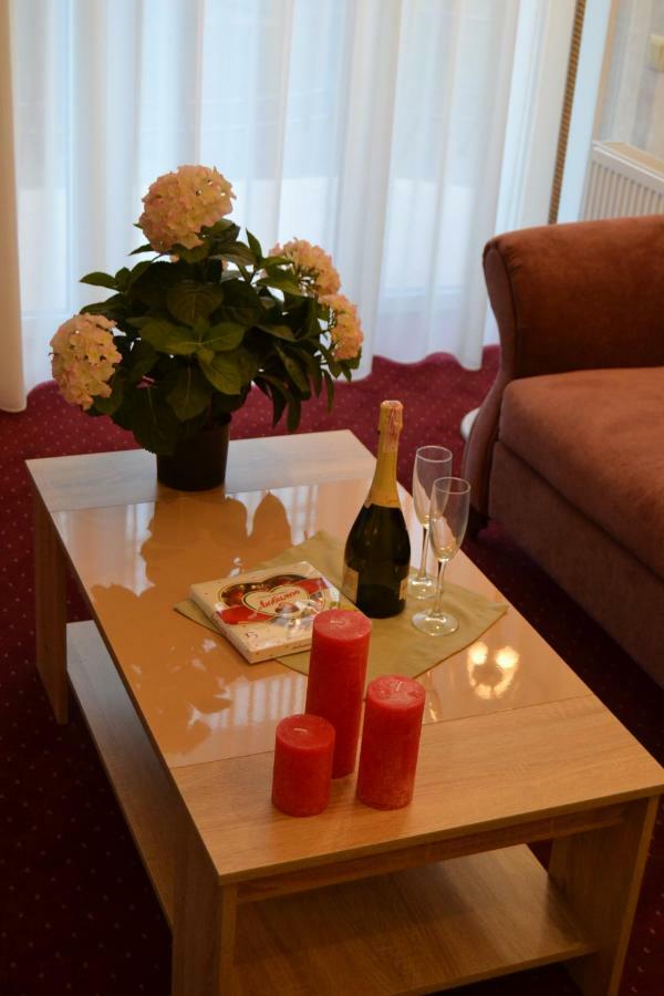 Hotel Ajur Odessa Eksteriør bilde
