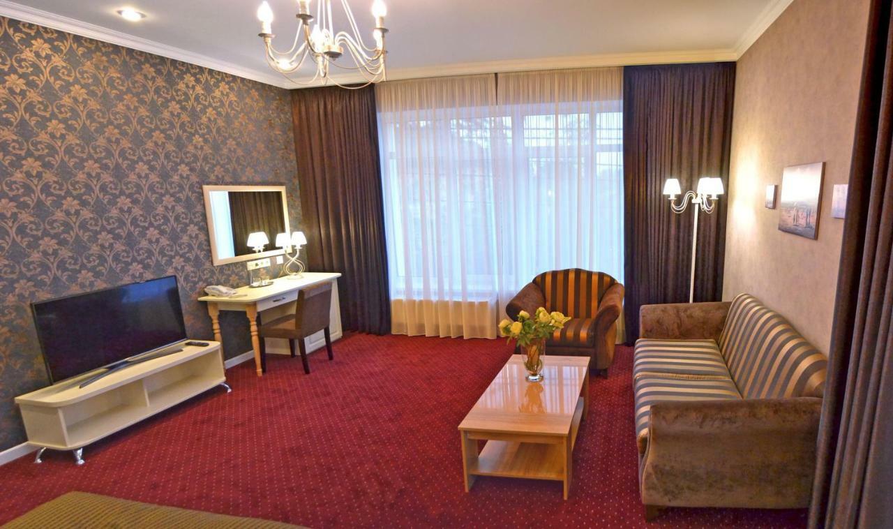 Hotel Ajur Odessa Eksteriør bilde